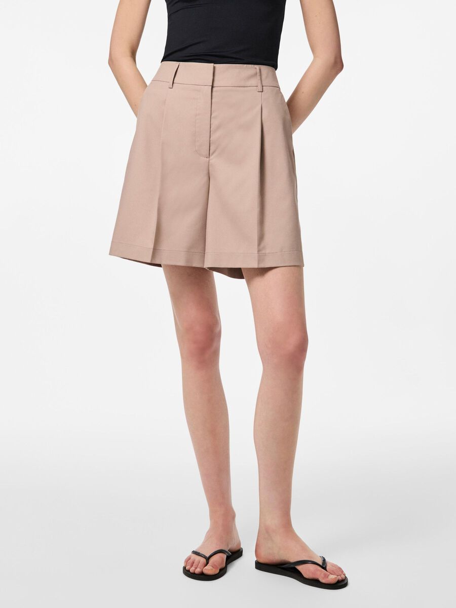 Product carousel image 1 PCFAMI HW BERMUDA SHORTS, Silver Mink