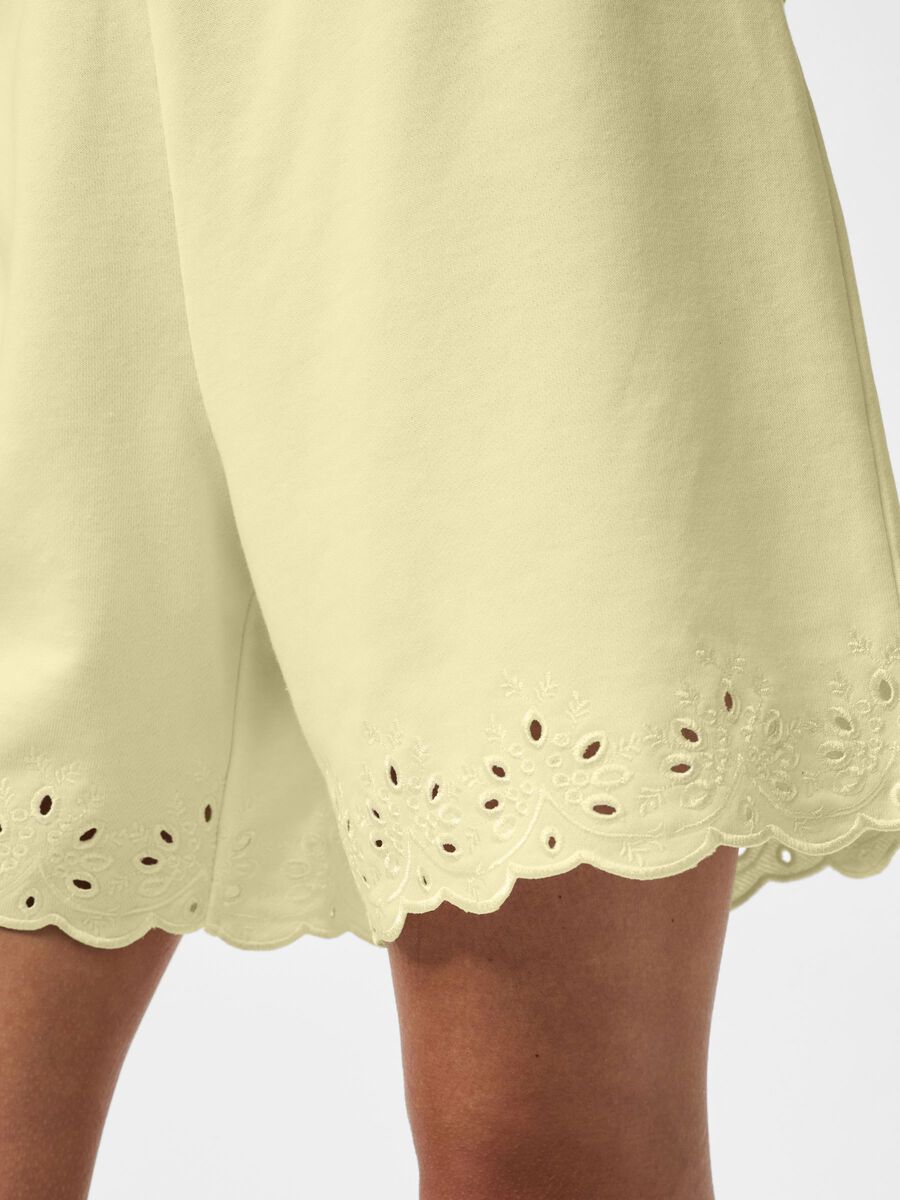 Carousel image 7 PCCHILLI SOMMER HW BRODERIE SHORTS, French Vanilla