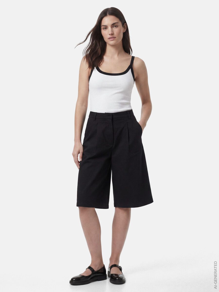 Product carousel image 1 PCRIKKE HW BERMUDA SHORTS, Black