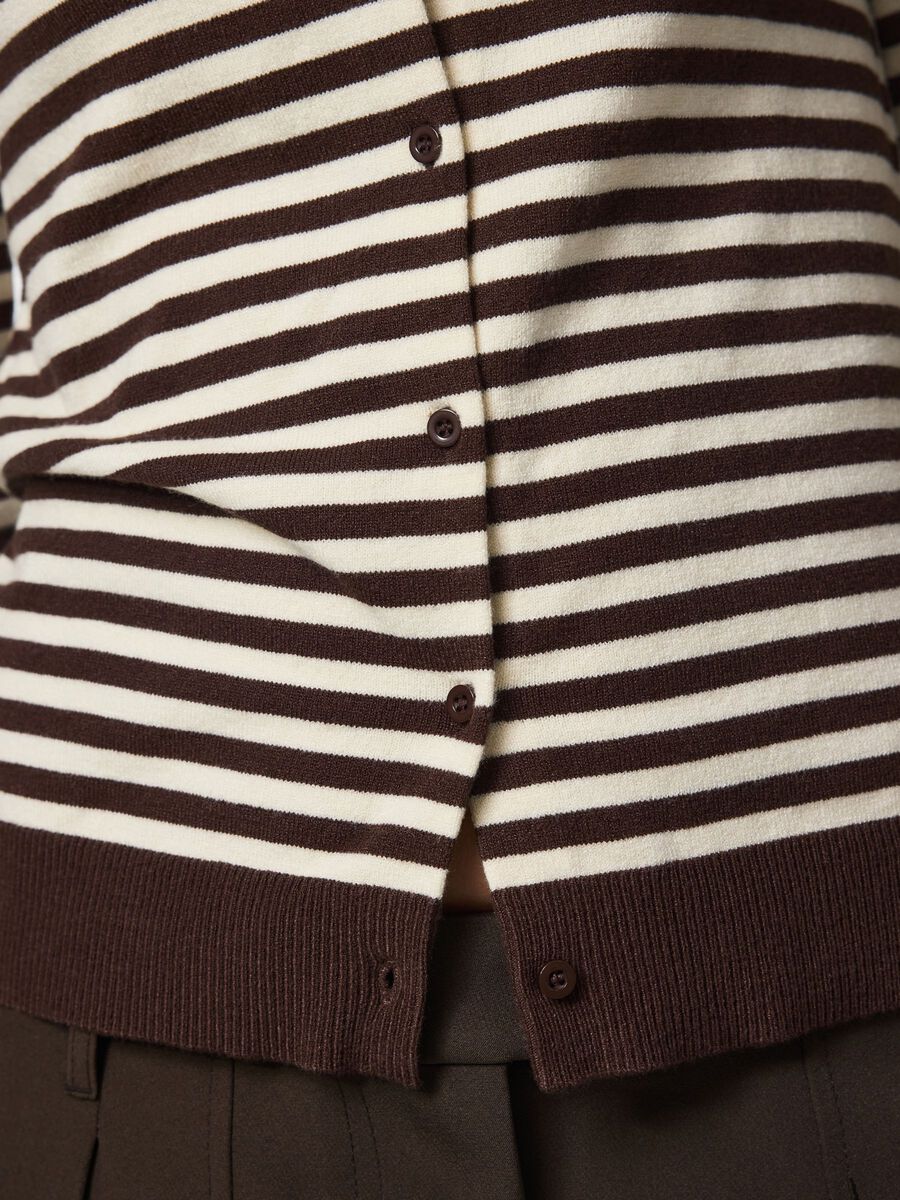 Carousel image 4 PCNORA CARDIGAN EN MAILLE, Hot Fudge