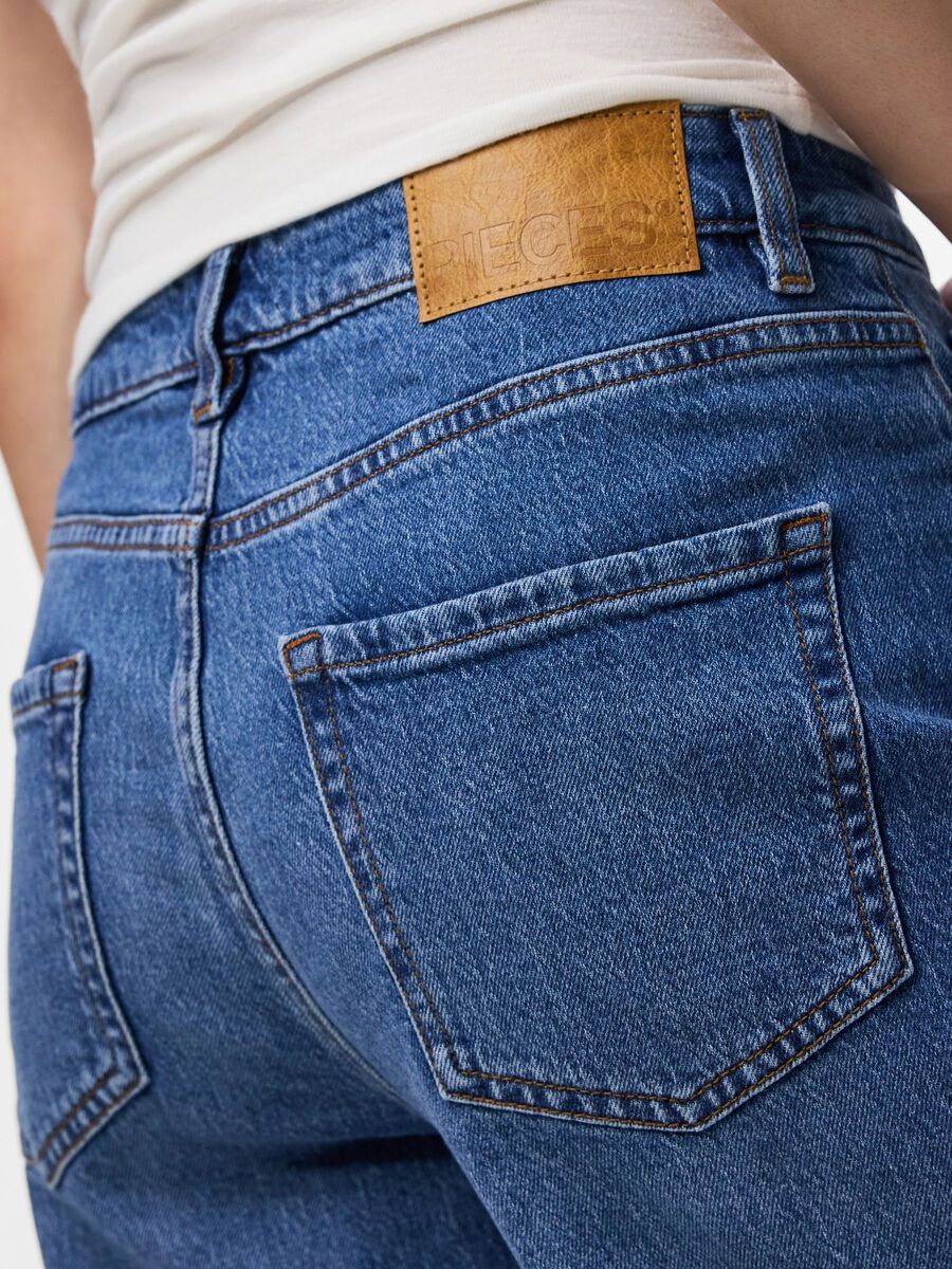 Carousel image 4 PCGRACE MW BARREL FIT JEANS, Medium Blue Denim
